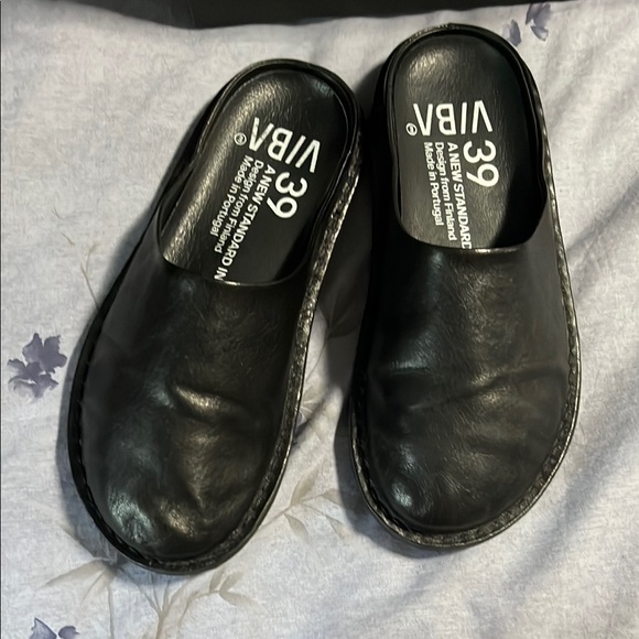 VIBAe | Roma Black Mule - Picture 1 of 6